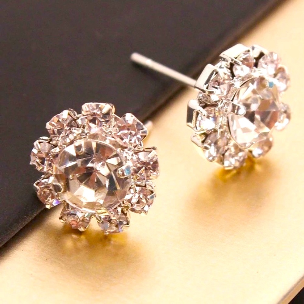 Beautiful Crystal Earrings - Picture 3 of 10